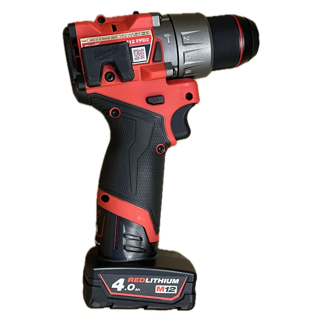 Kit trapano avvitatore compatto e rivettatrice Milwaukee M12 FPP2D2-422X