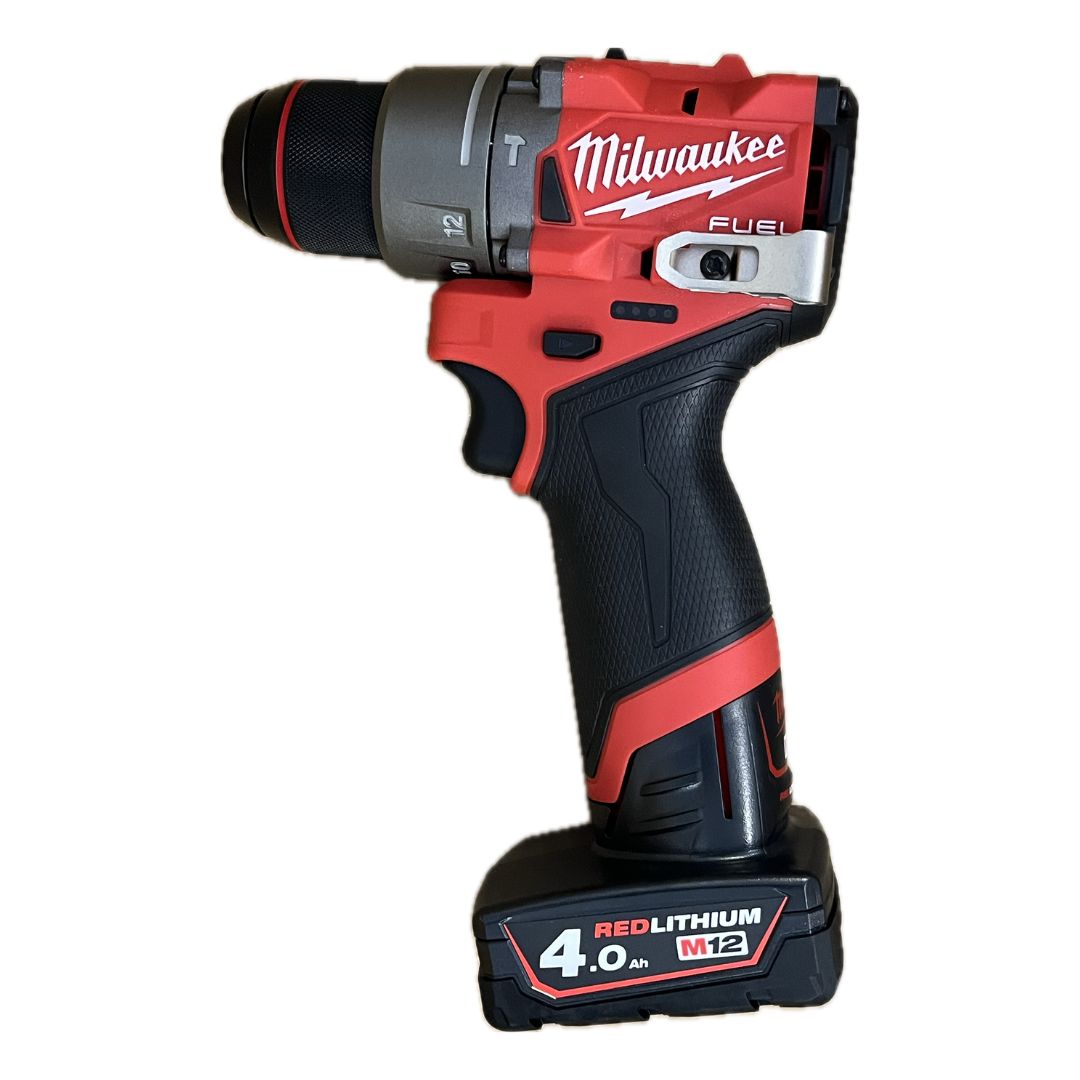 Kit trapano avvitatore compatto e rivettatrice Milwaukee M12 FPP2D2-422X